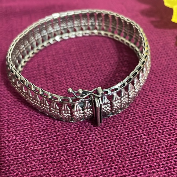 Milor Elegant Silver Bracelet - Picture 11 of 11